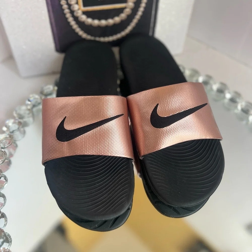 Nike Black NEW and pink Slides sandal women’s size 11